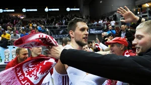 Mateusz Ponitka wśród kibiców w Gdańsku, po pokonaniu Włochów.