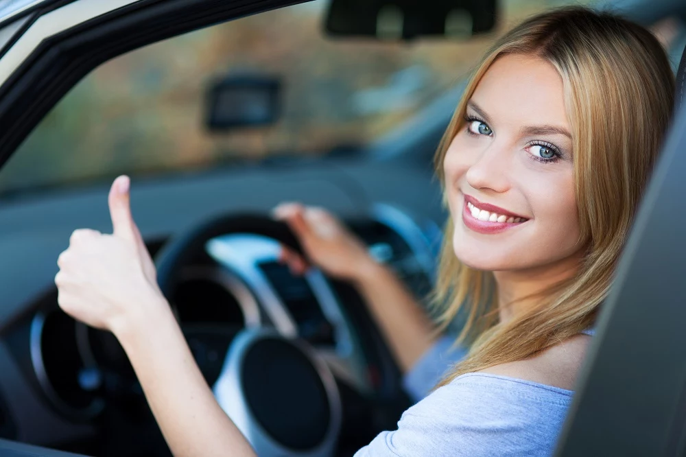 Ile prawdy jest w stereotypach o kobietach za kierownicą? 