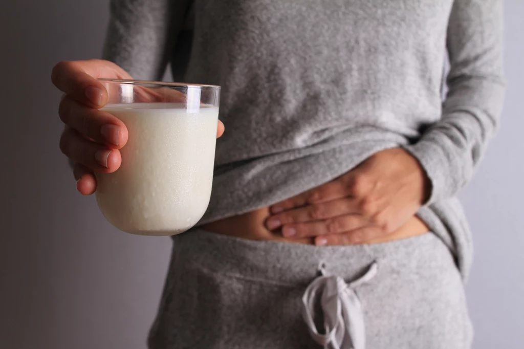 Nietolerancja laktozy wiąże się z wystąpieniem szeregu objawów, pojawiających się po spożyciu produktów mlecznych Nietolerancja laktozy wiąże się z wystąpieniem szeregu objawów, pojawiających się po spożyciu produktów mlecznych