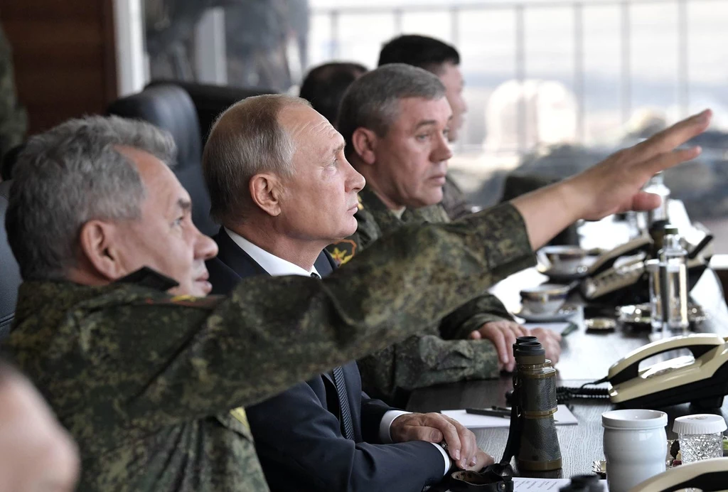 Siergiej Szojgu, Władimir Putin i Walerij Gierasimow Siergiej Szojgu, Władimir Putin i Walerij Gierasimow