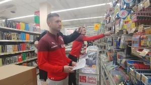 PIłkarze Cracovii Marcin Budziński i Michał Peszkovicz