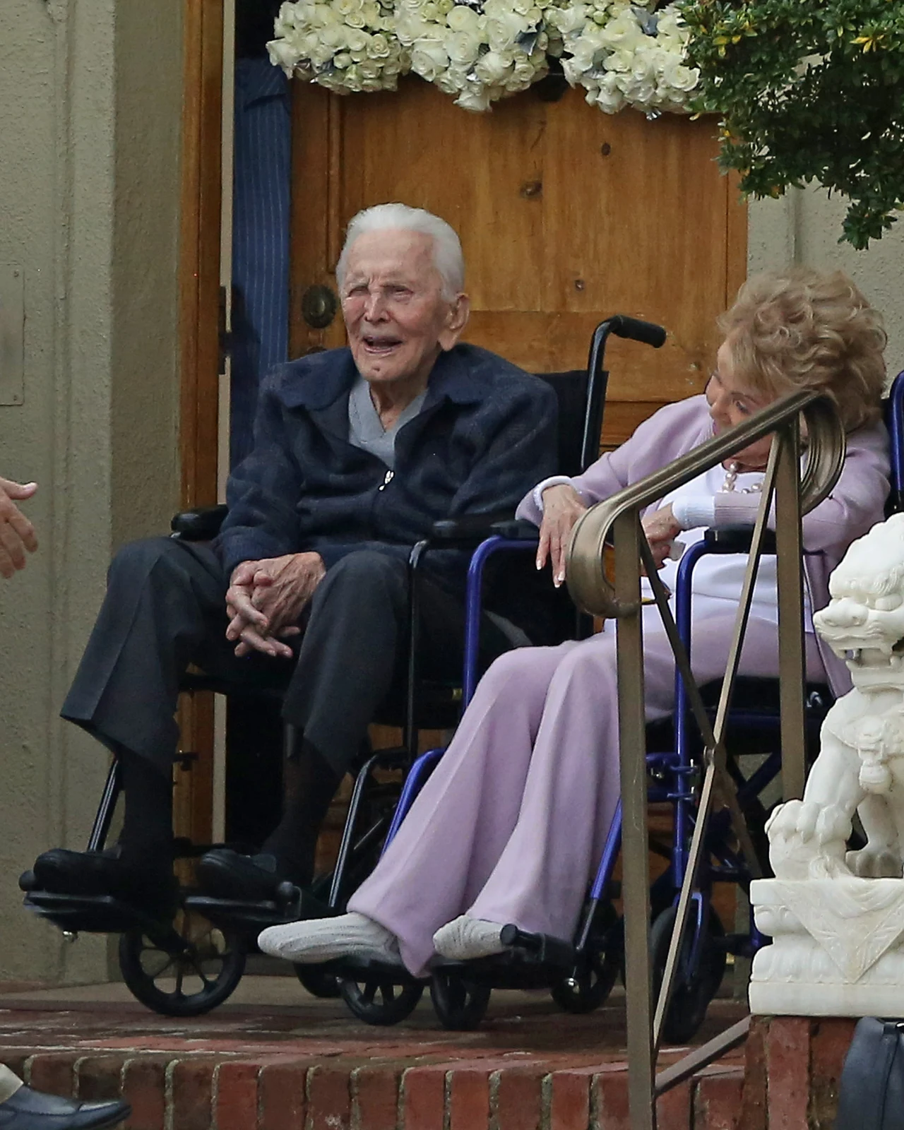 Z tej okazji legendarnego aktora odwiedziła rodzina i najbliżsi przyjaciele.