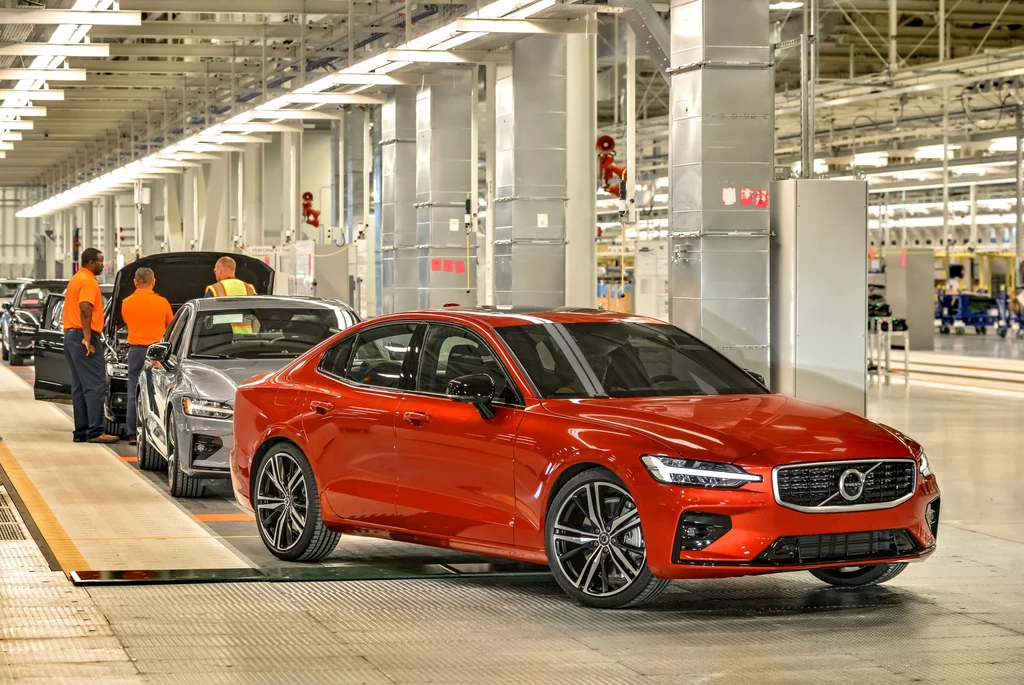 Nowe S60 zjeżdża z taśmy amerykańskiej fabryki volvo