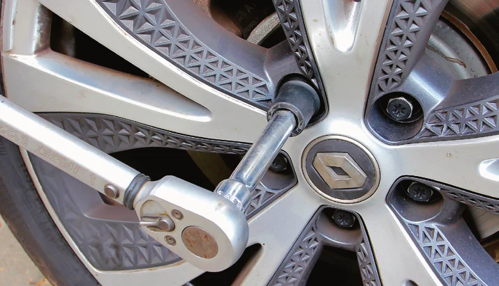 odkręcenie śruby odkręcenie śruby