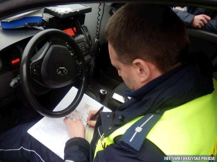 Policjanci zatrzymali kierowcy prawo jazdy