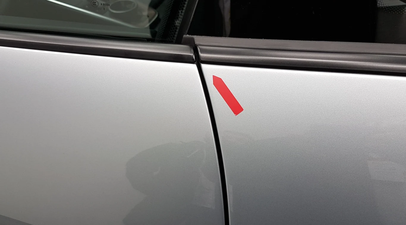 Tak wygląda wada lakiernicza dyskwalifikująca egzemplarz 911