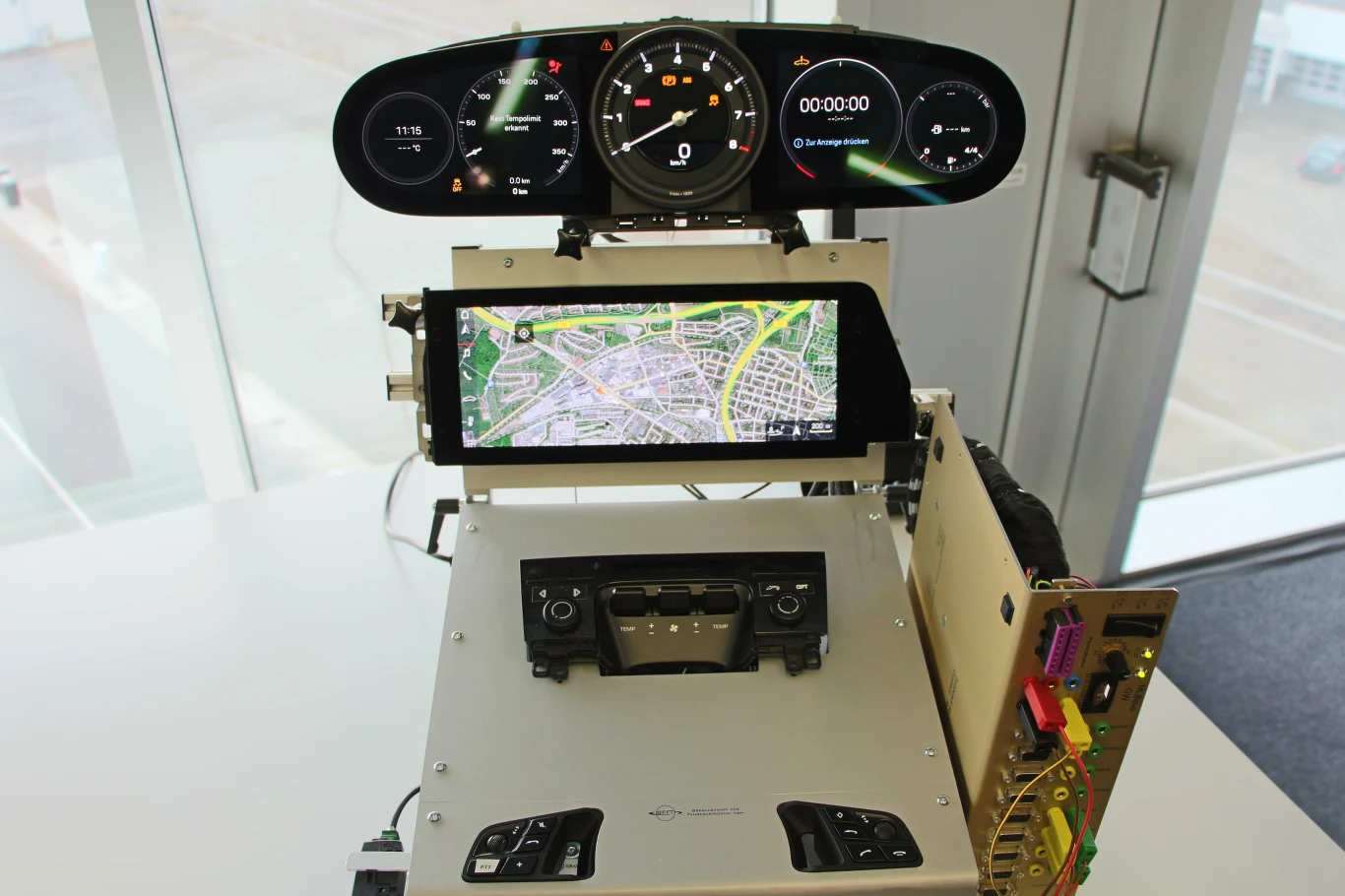 Stanowisko do testowania pokładowej elektroniki