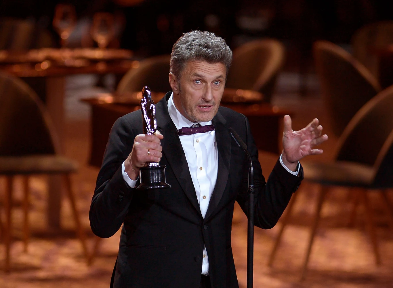 "To fantastyczne. Dziękuję bardzo. Ogromnie się cieszę, że tu jestem" - powiedział Paweł Pawlikowski, odbierając nagrody.