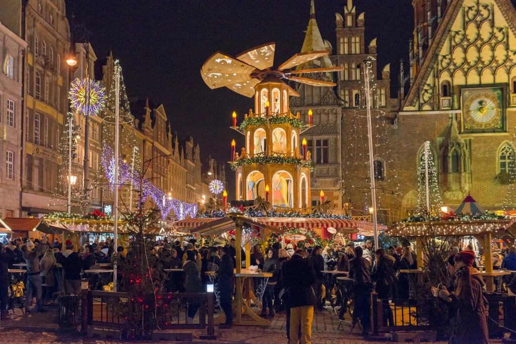 Wrocławski Rynek i stragany świąteczne