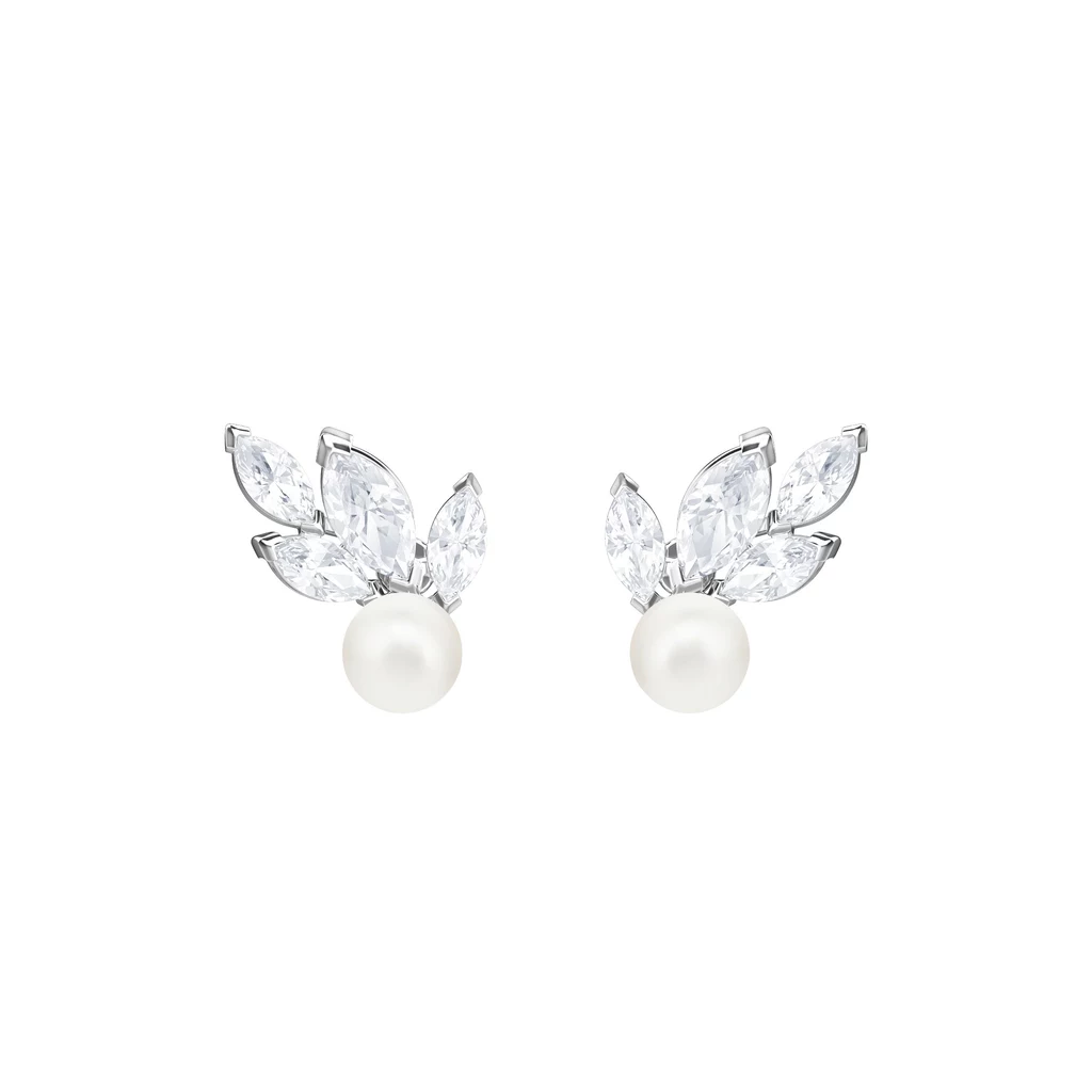 Zaczarowany baśniowy ogród lśniący kryształami Swarovski, będący miejscem, gdzie zatrzymał się czas, posłużył za inspirację twórcom tegorocznej kolekcji świątecznej. Zaczarowany baśniowy ogród lśniący kryształami Swarovski, będący miejscem, gdzie zatrzymał się czas, posłużył za inspirację twórcom tegorocznej kolekcji świątecznej.