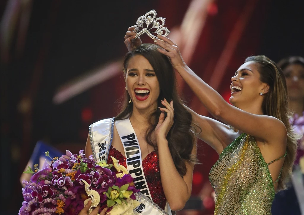 Miss Universe 2018, Catriona Gray, w trakcie koronacji 