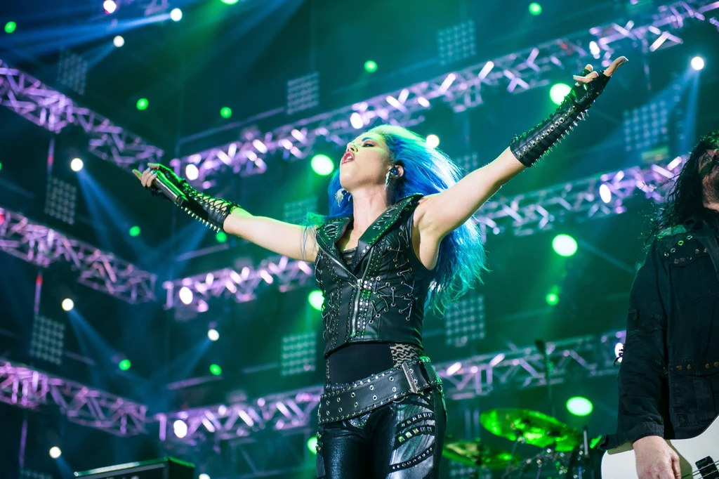Alissa White-Gluz (Arch Enemy) w akcji Alissa White-Gluz (Arch Enemy) w akcji