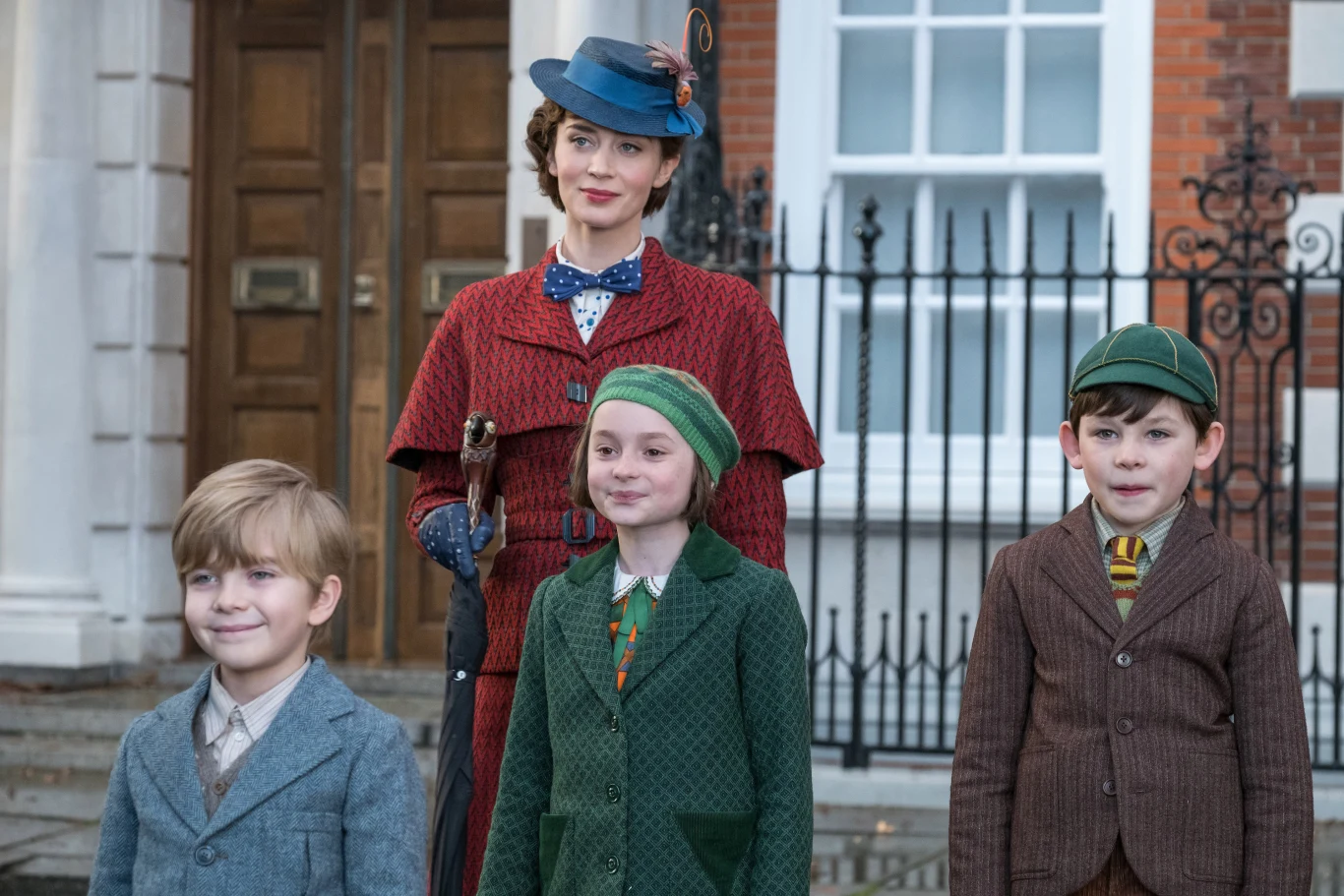 Grana przez Emily Blunt Mary Poppins i jej mali podopieczni Grana przez Emily Blunt Mary Poppins i jej mali podopieczni