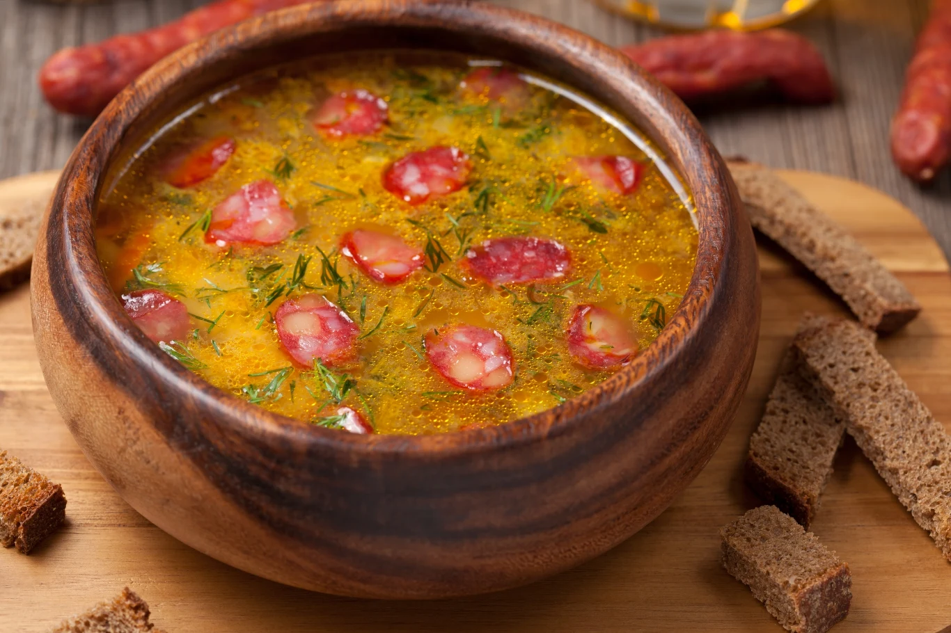 Zupa piwna jest jednym z najpopularniejszych dań w Bawarii Zupa piwna jest jednym z najpopularniejszych dań w Bawarii