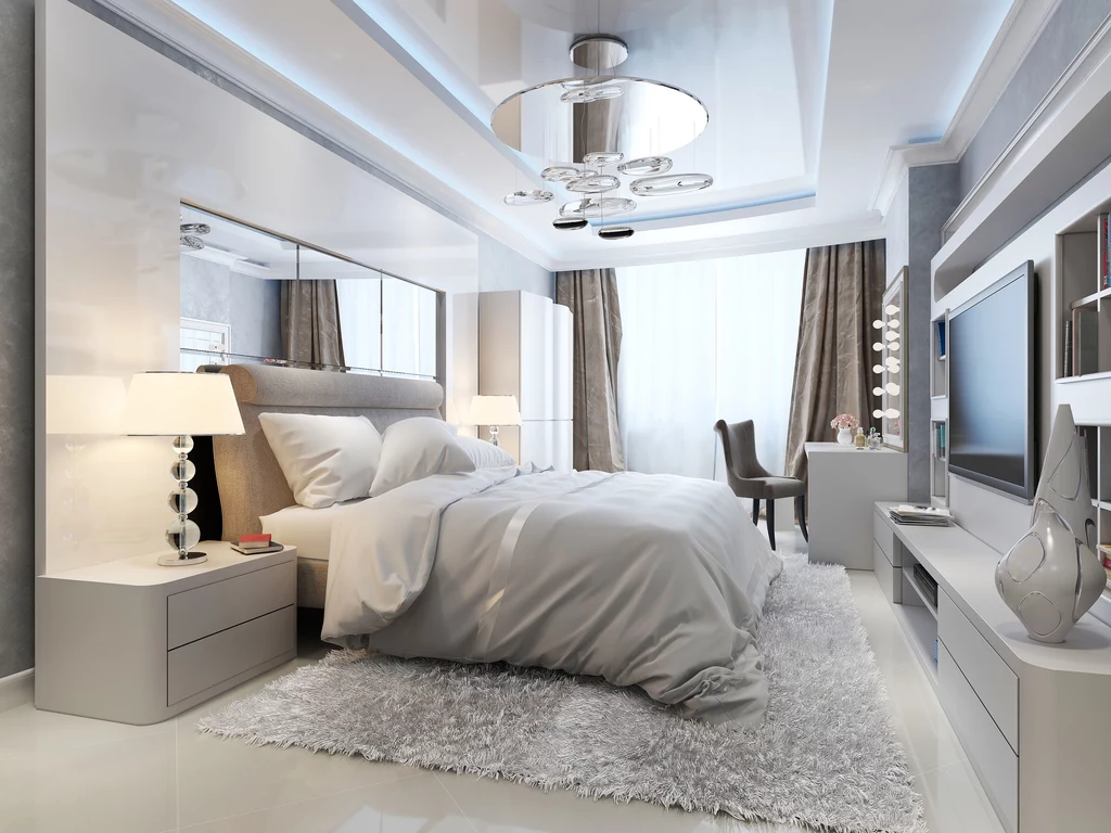 Wielu projektantów wnętrz uważa, że zaokrąglone krawędzie łóżek sprawiają, że postrzegamy wnętrze sypialni jako komfortowe 