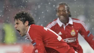 Nowi właściciele Wisły obiecują jej powrót do walki o europejskie puchary. Na zdjęciu Cwetan Genkow i Junior Diaz, którzy w 2012 r. grali w Lidze Europy