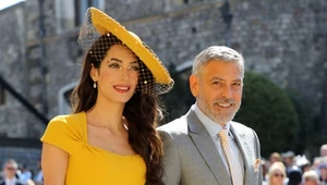 Amal Clooney i portfelowa sukienka