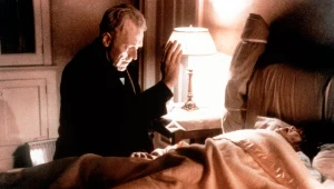Max von Sydow i Linda Blair w filmie "Egzorcysta"