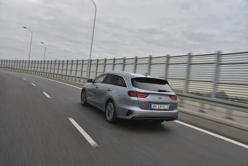 Kia Ceed SW 1.4 T-GDI 7DCT L 