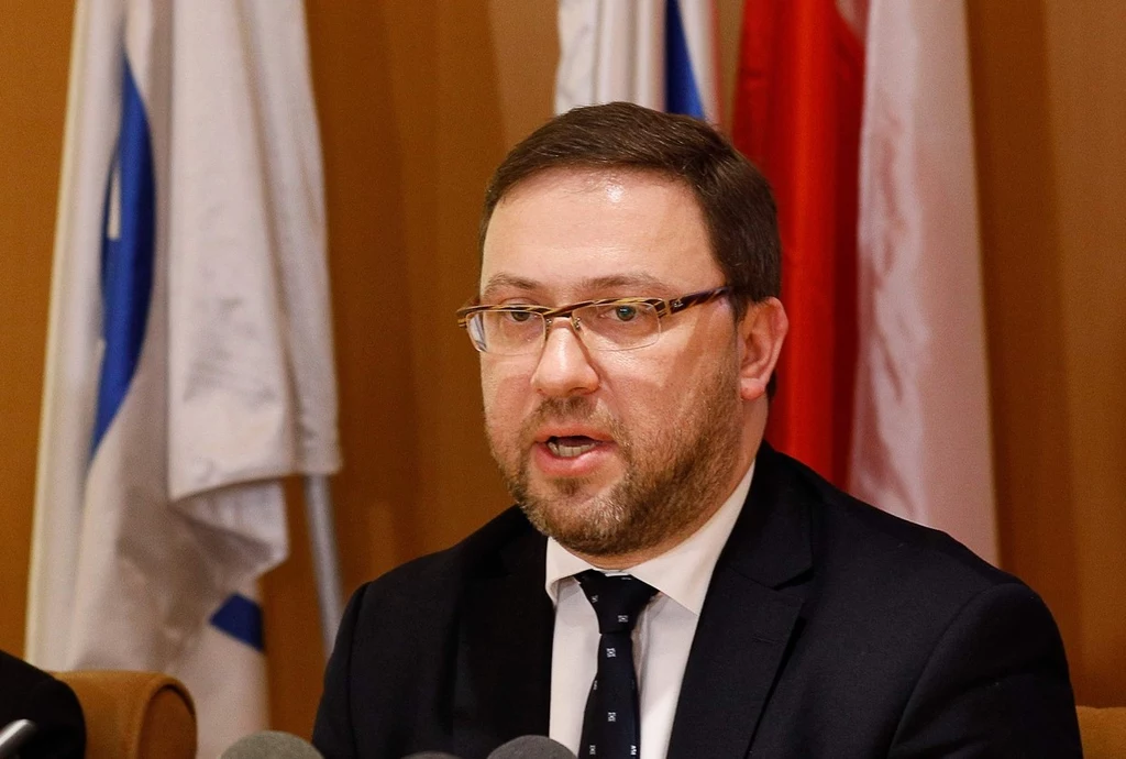 Bartosz Cichocki Bartosz Cichocki