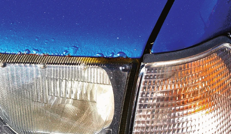 Postój w wilgotnym garażu przyspiesza korozję.