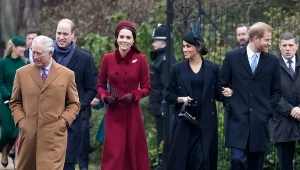 William, Kate, Meghan i Harry w drodzę na mszę w kościele w Sandringham
