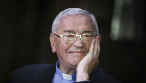 Biskup Pieronek podczas spotkania w krakowskim klubie Pod Jaszczurami, 2018 r.