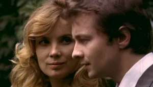 Irena Szewczyk i Krzysztof Stroiński w serialu "Daleko od szosy" (1976)