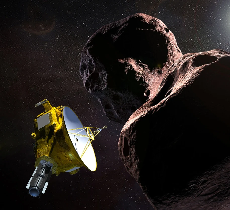 Wyobrażenie przelotu New Horizons obok Ultima Thule. W rzeczywistyosci odległość była znacznie większa Wyobrażenie przelotu New Horizons obok Ultima Thule. W rzeczywistyosci odległość była znacznie większa