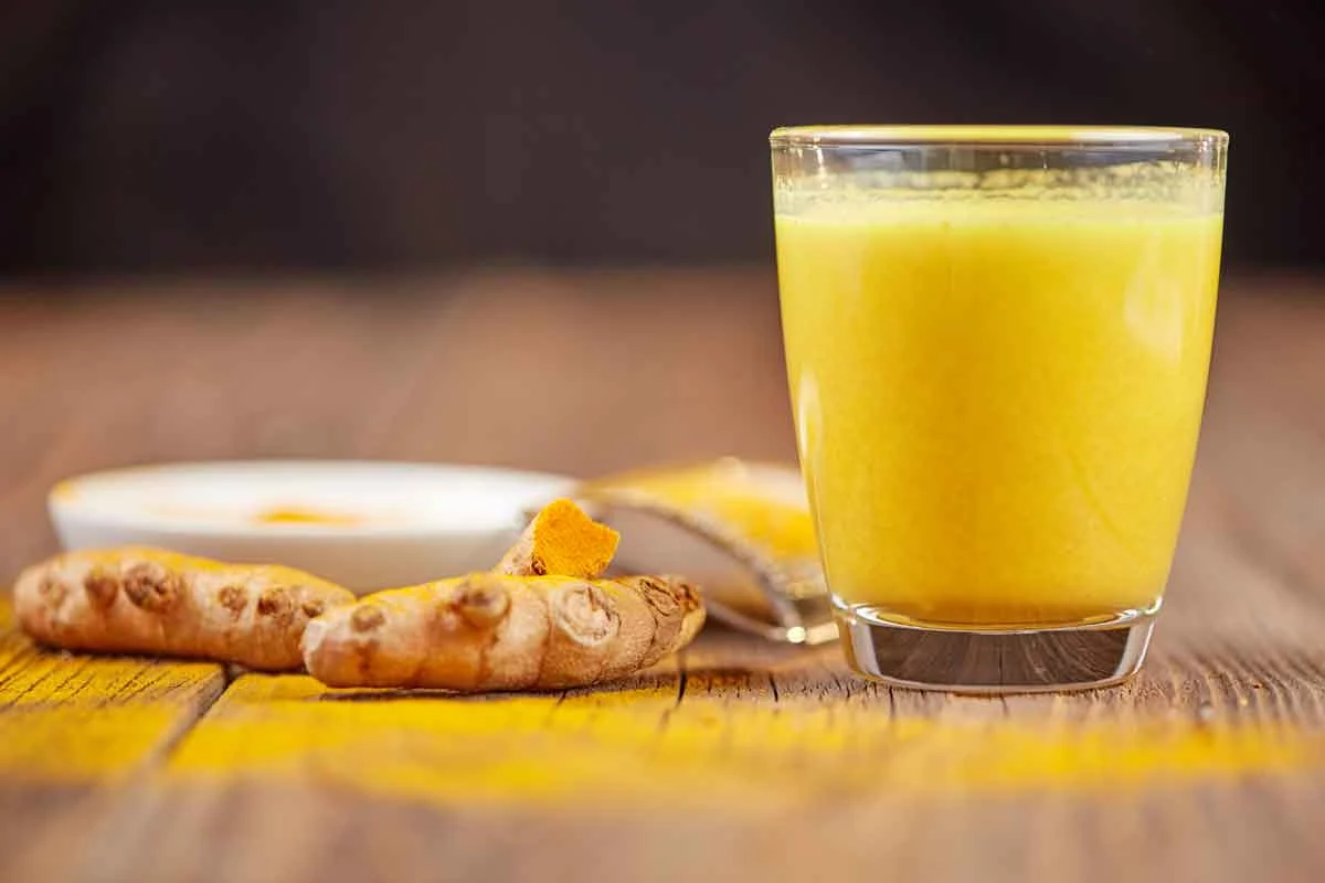 Złote mleko to napój, który zadba o cały nasz organizm