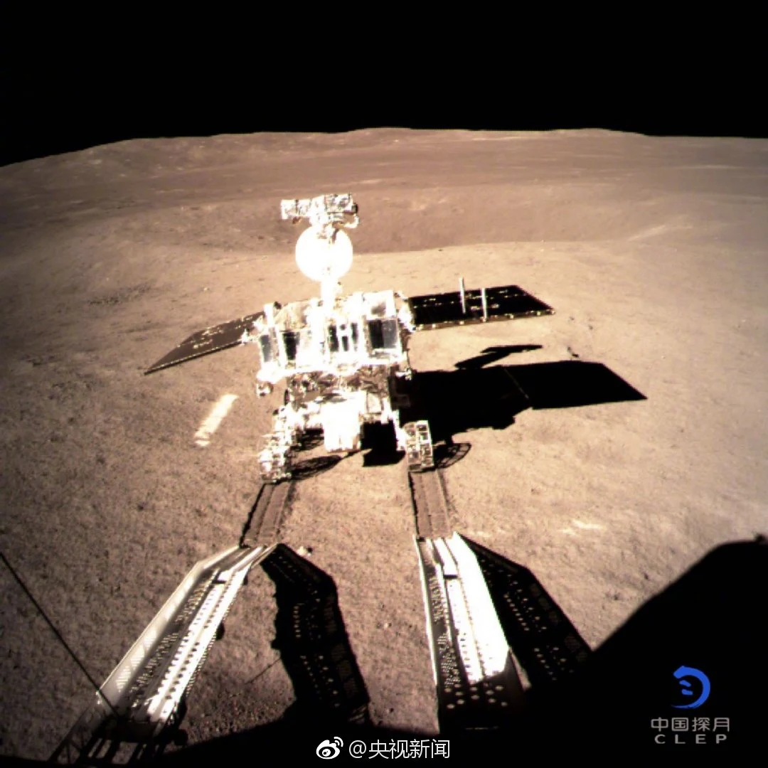 Yutu-2 na powierzchni Księżyca Yutu-2 na powierzchni Księżyca