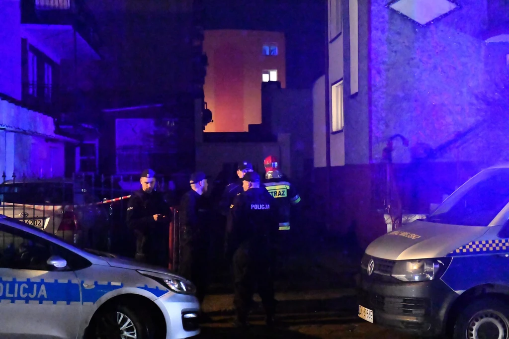 Pięć kobiet zginęło w pożarze, który wybuchł 4 bm. w Koszalinie w budynku mieszkalnym, w pomieszczeniu typu "escape room". Pięć kobiet zginęło w pożarze, który wybuchł 4 bm. w Koszalinie w budynku mieszkalnym, w pomieszczeniu typu "escape room".