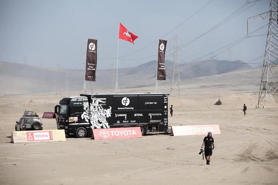 Toyota Hilux Black Hawk V litewsko-polskiego teamu Pitlane