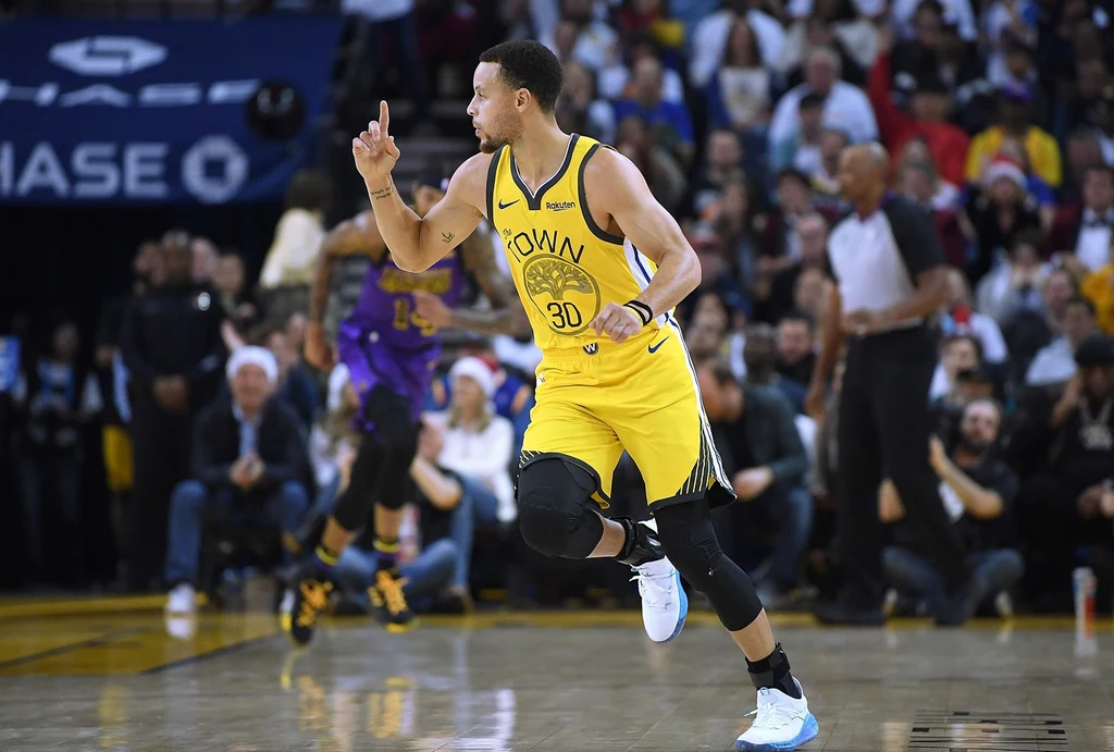 Stephen Curry z Golden State Warriors Stephen Curry z Golden State Warriors