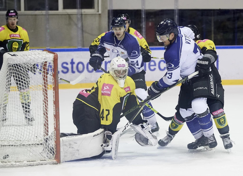 Josef Vitek strzela gola w meczu z GKS-em Katowice Josef Vitek strzela gola w meczu z GKS-em Katowice