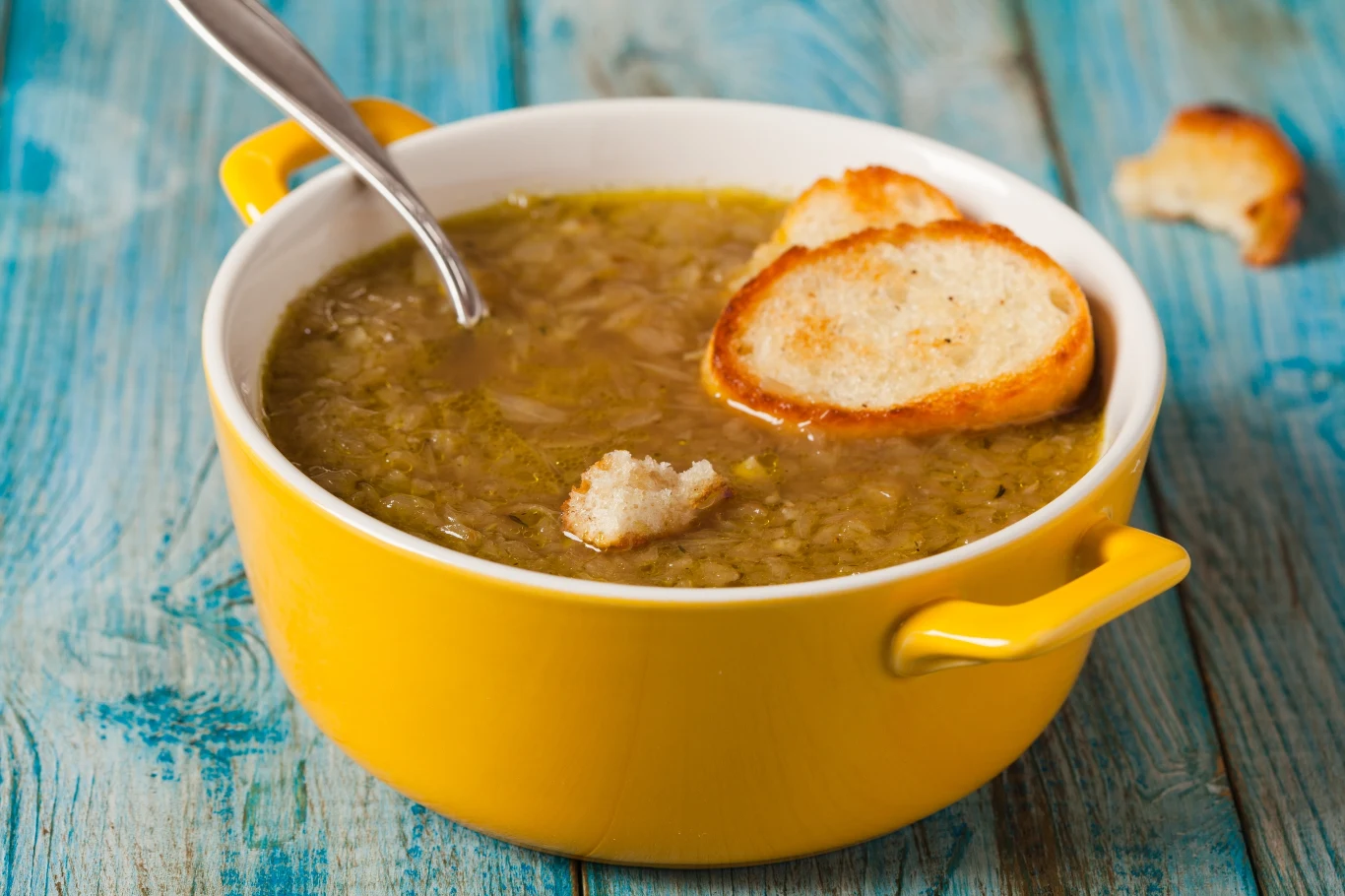 Zupa cebulowa to doskonały sposób na przeziębienie Zupa cebulowa to doskonały sposób na przeziębienie