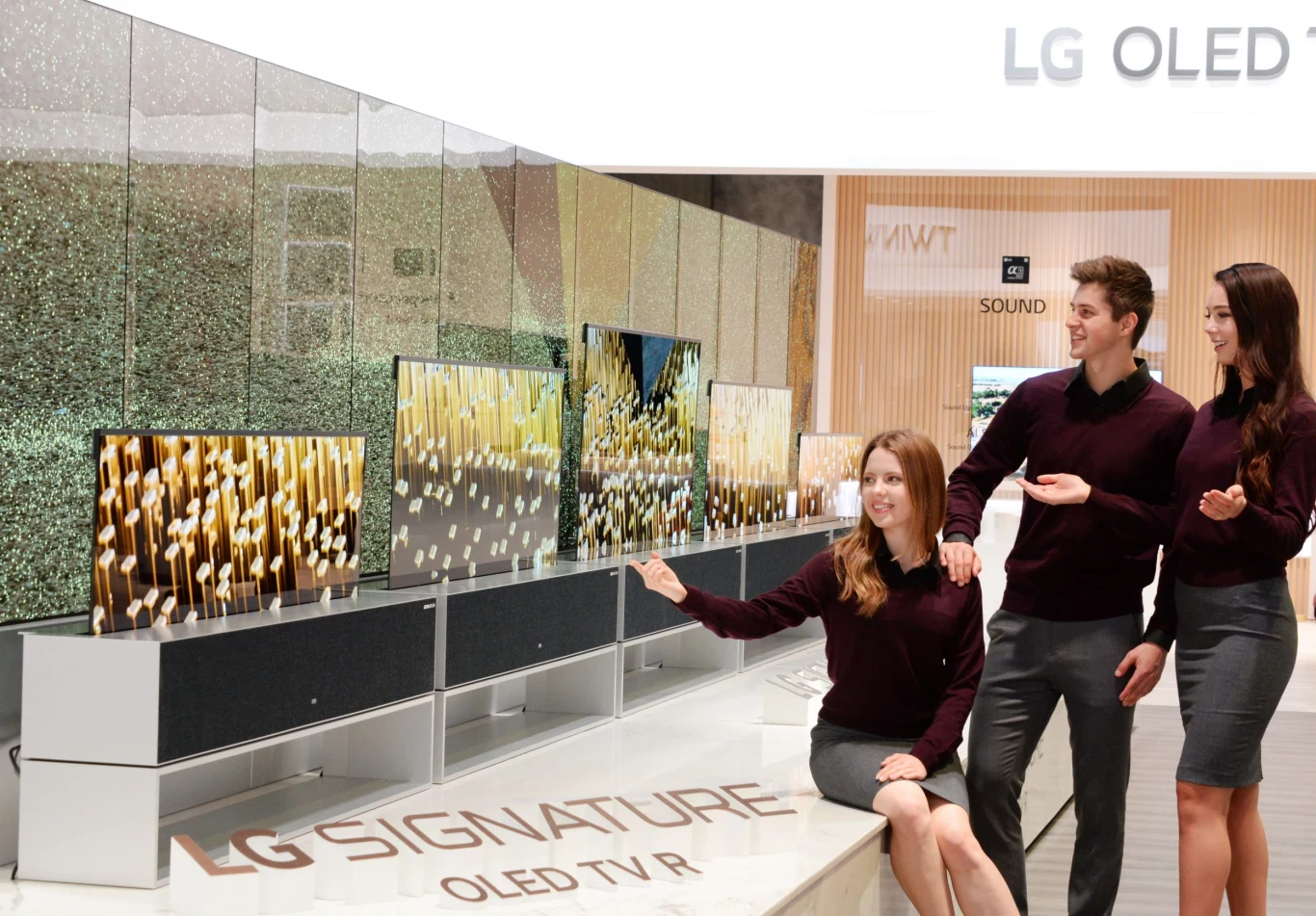 LG Signature OLED R