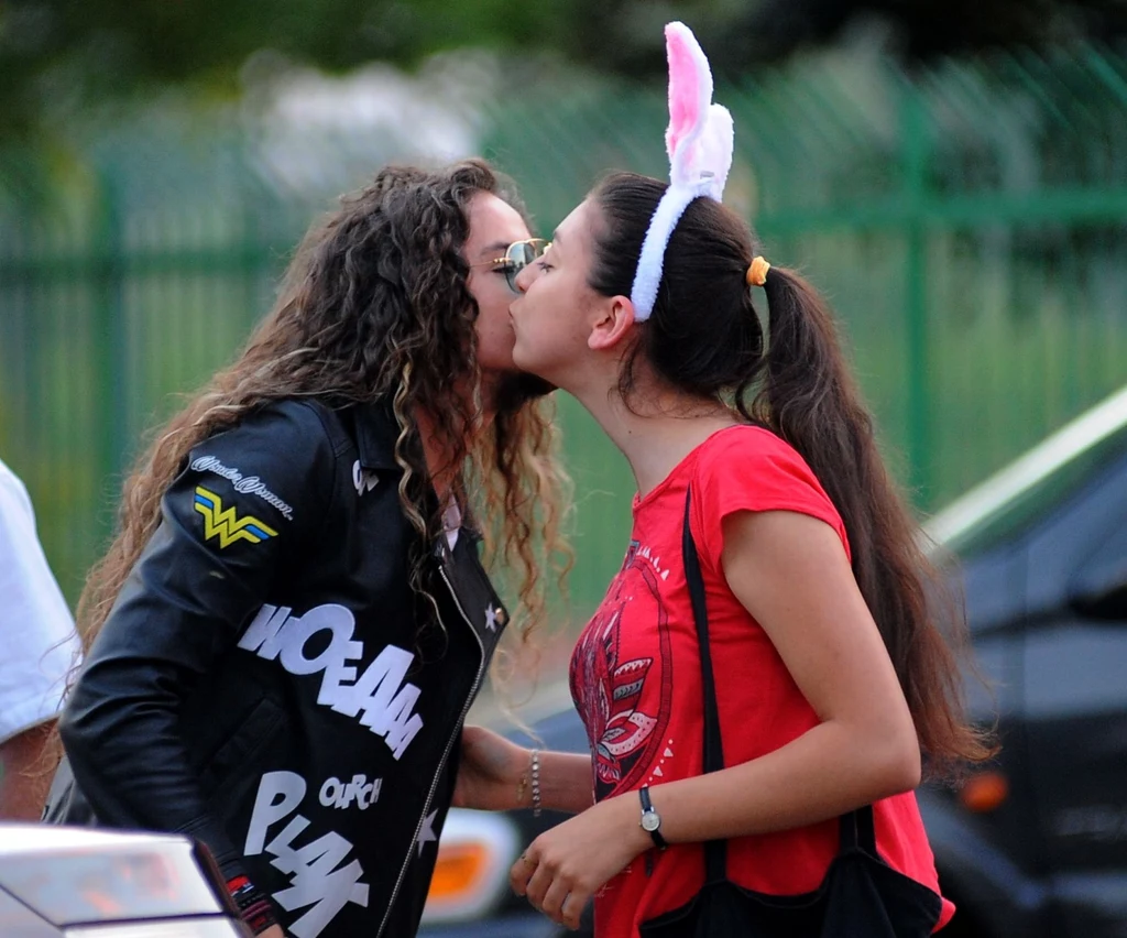 Michał Szpak z najmłodszą siostrą Ewą - czerwiec 2017 r. Michał Szpak z najmłodszą siostrą Ewą - czerwiec 2017 r.