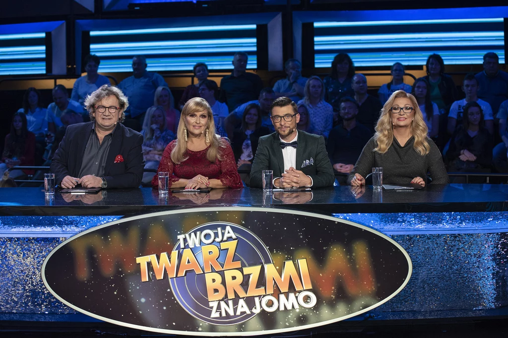 Paweł Królikowski, Katarzyna Skrzynecka, Kacper Kuszewski i Małgorzata Walewska: Jurorzy jednej z poprzednich edycji programu Polsatu "Twoja Twarz Brzmi Znajomo"