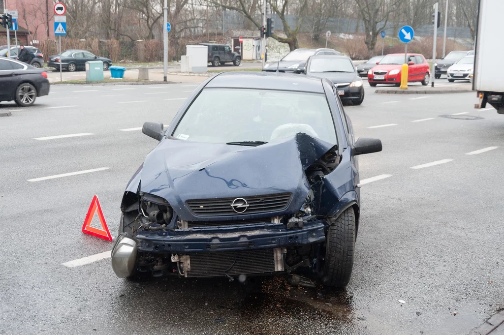 W przypadku samochodów o niewielkiej wartości cena AC może przewyższyć koszty ewentualnych napraw