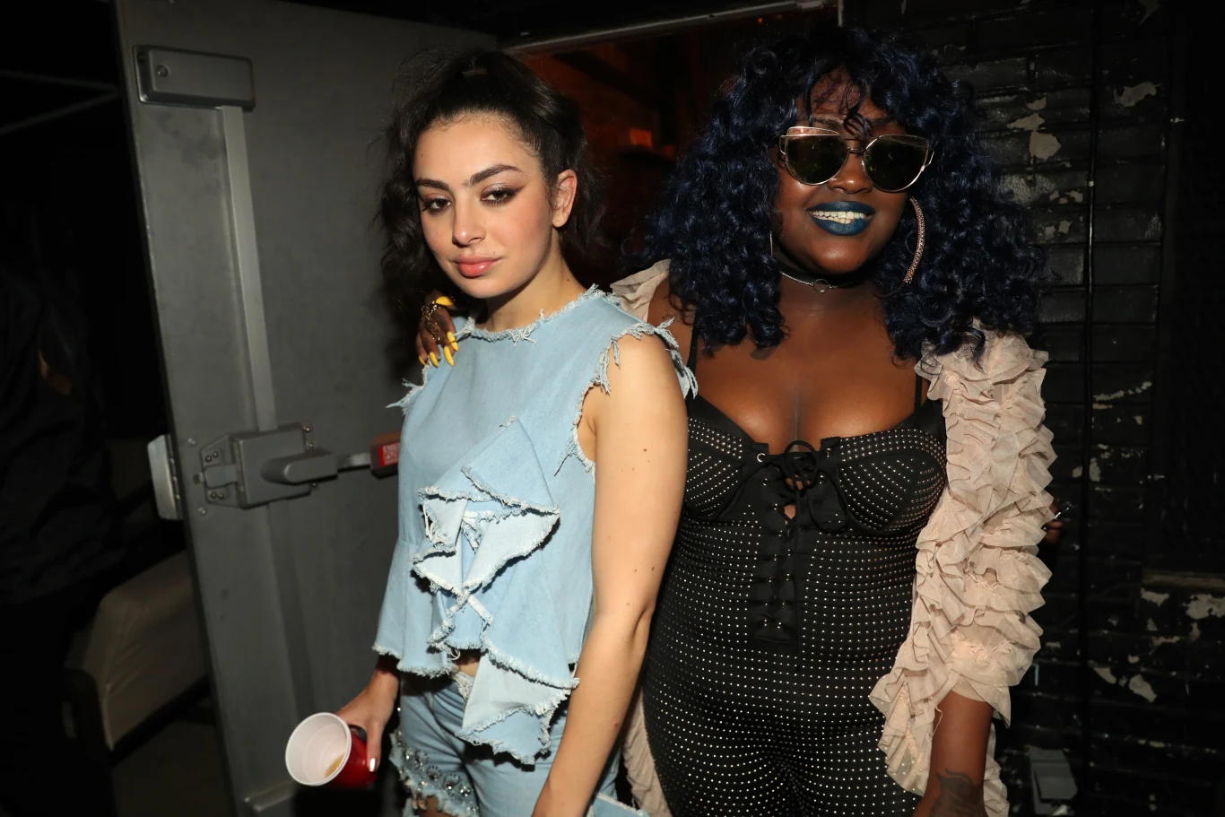 CupcaKKe (z prawej) rozpoczęła terapię CupcaKKe (z prawej) rozpoczęła terapię