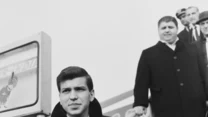 Sinatra Jr. zagrał m.in. w serialach "Statek miłości" oraz "Adam-12".