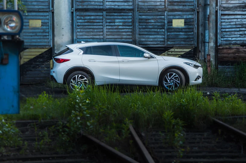 Infiniti Q30