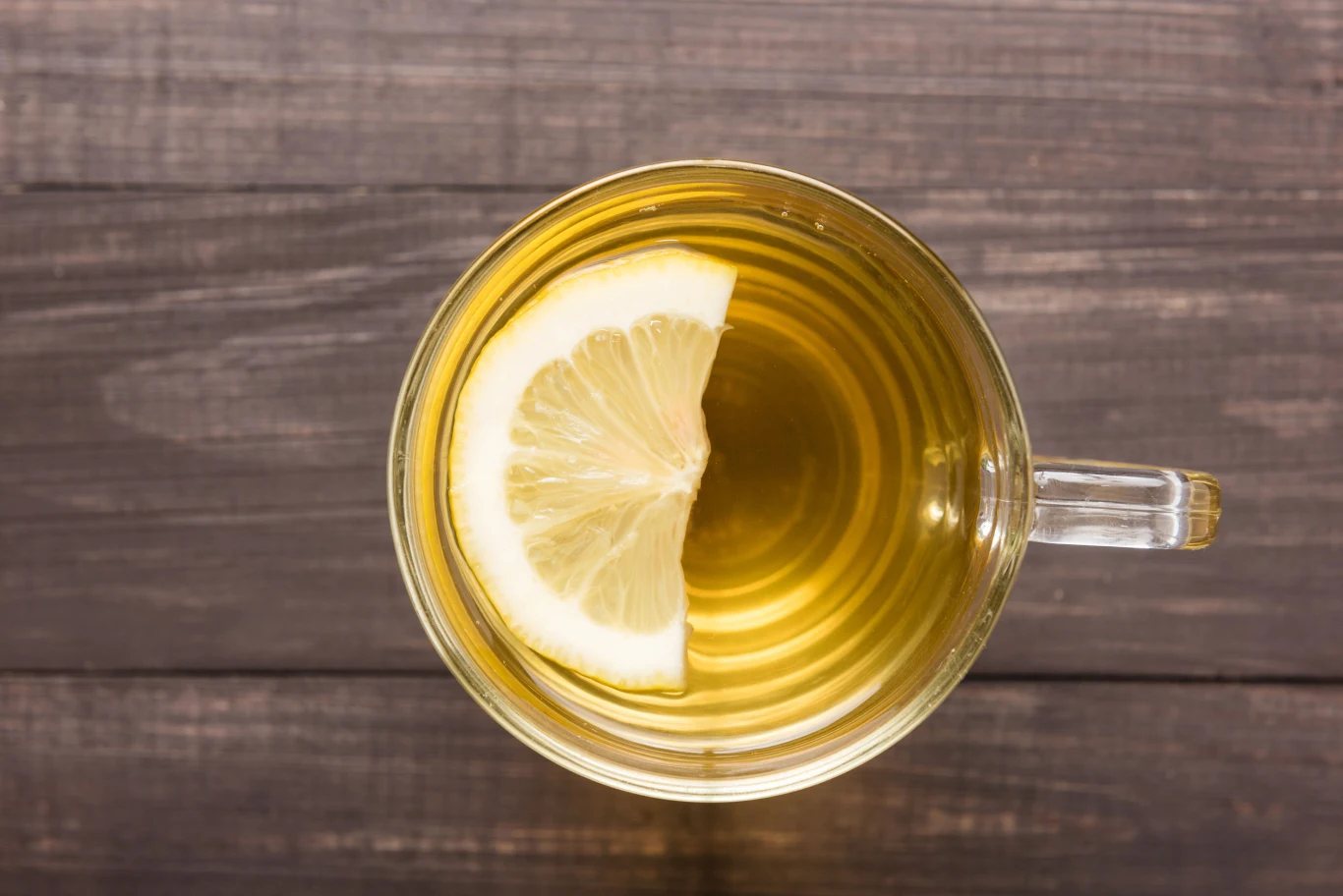 Kwaśne napoje wspomagają pracę wątroby, co pomaga oczyszczać organizm z toksyn