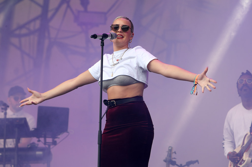 Anne-Marie w 2018 roku wydała swój debiutancki album "Speak Your Mind" 