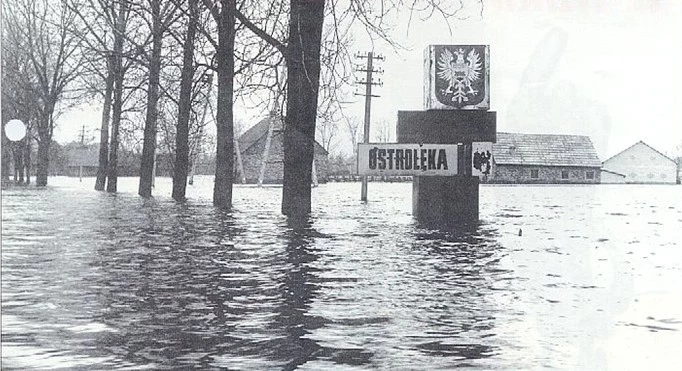 Zimowe powodzie to skutek obfitych opadów śniegu i nagłego wzrostu temperatury