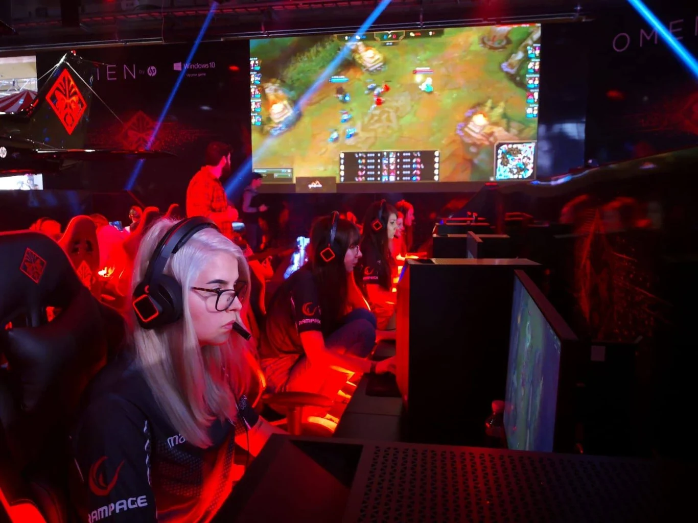 Besiktas eSports podczas turnieju LAN-owego. Besiktas eSports podczas turnieju LAN-owego.