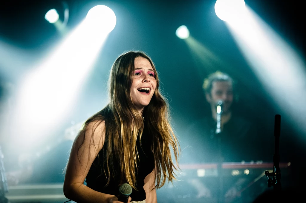 Maggie Rogers wypłynęła na szerokie wody dzieki viralowi. Teraz udowadnia, że nic nie było przypadkiem