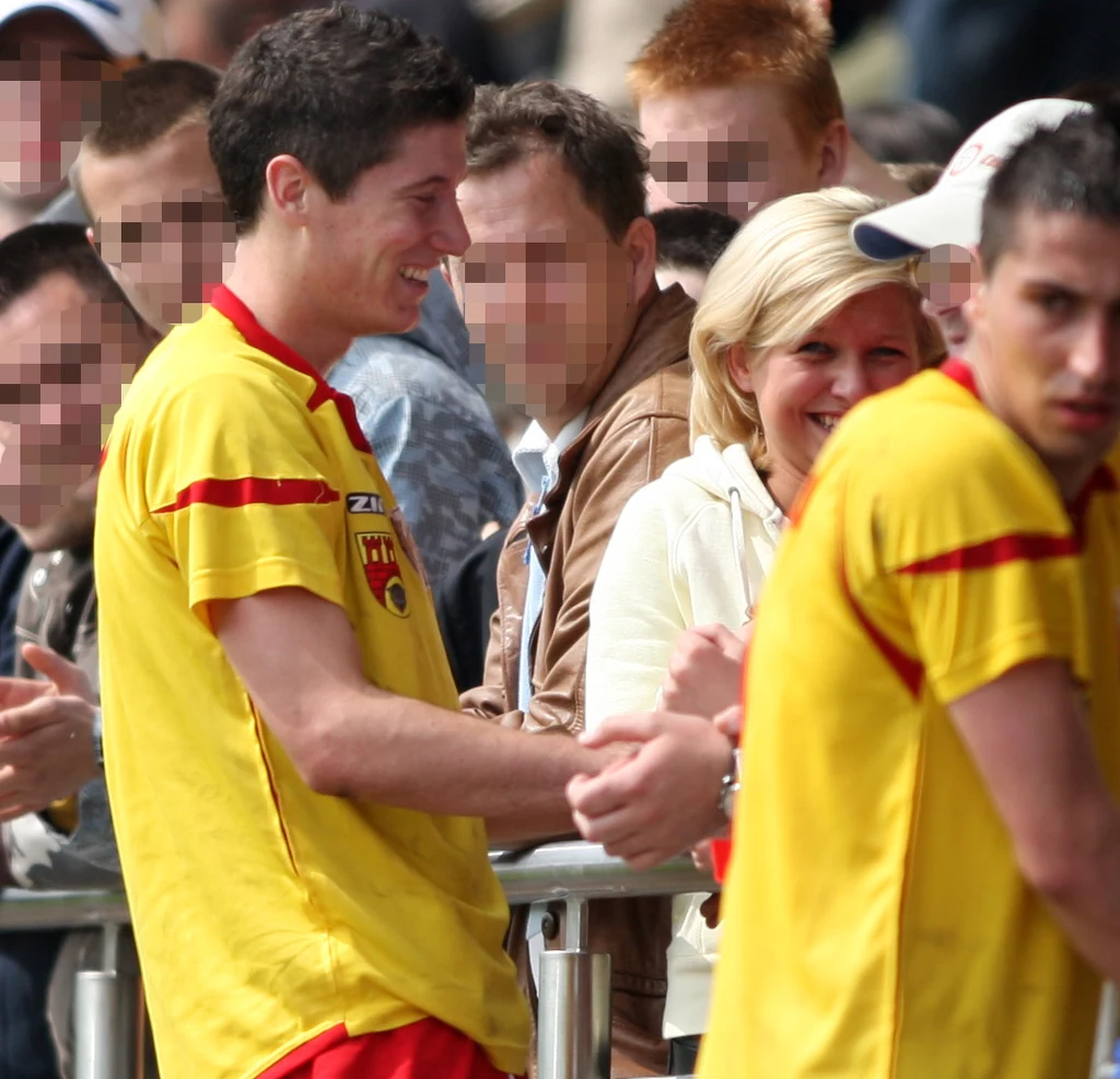 Anna była blondynką! Zdjęcie wykonano jeszcze za czasów gry Roberta w Zniczu Pruszków Anna była blondynką! Zdjęcie wykonano jeszcze za czasów gry Roberta w Zniczu Pruszków