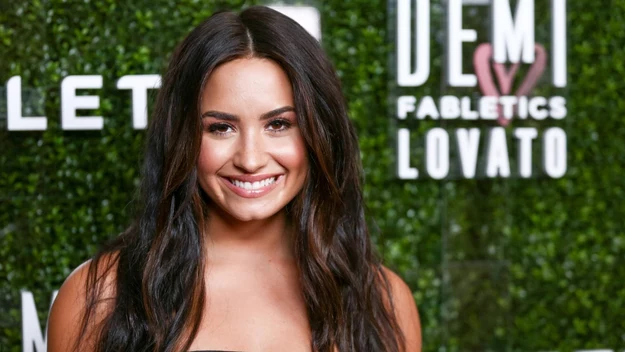 Demi Lovato – amerykańska wokalistka popowa, kompozytorka, autorka tekstów i aktorka. Naprawdę nazywa się Demetria Devonne Lovato.